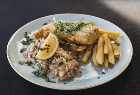 Polędwica z dorsza w cieście piwnym