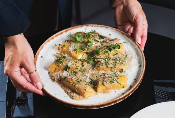 Kopytka z sosem z grzybów leśnych