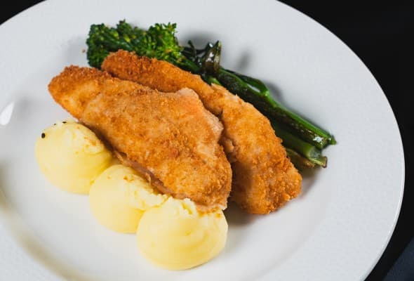 Pierś z kurczaka panierowana