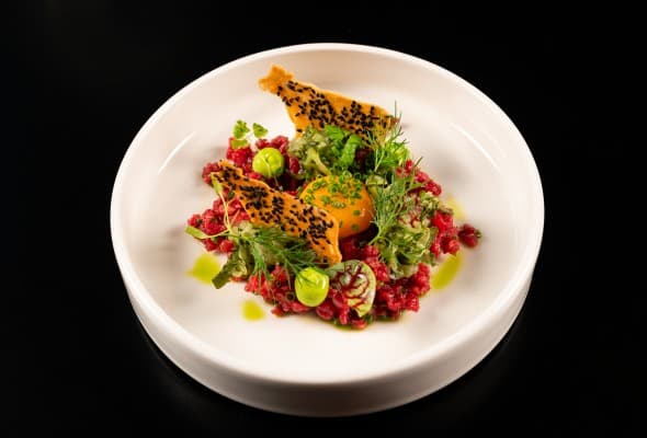 Tatar z polędwicy wołowej