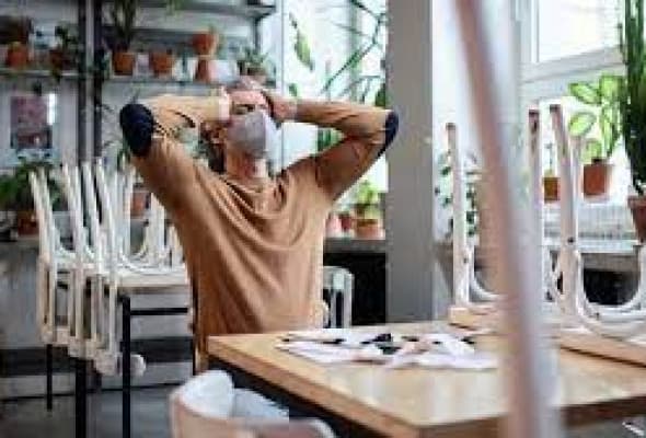 SPRAWNA OBSŁUGA GOŚCI