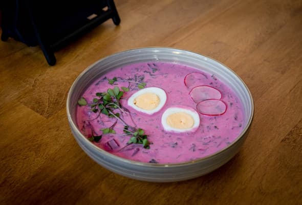 Zuppa fredda di barbabietole