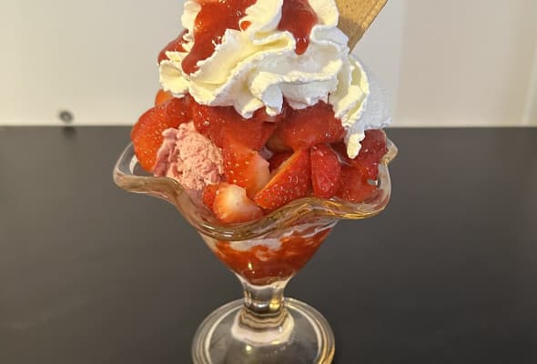 Pucharek truskawkowy